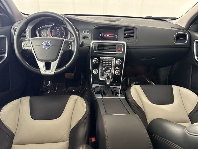 2016 Volvo S60 Cross Country T5 Platinum