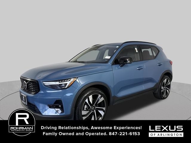 2024 Volvo XC40 Plus Dark Theme