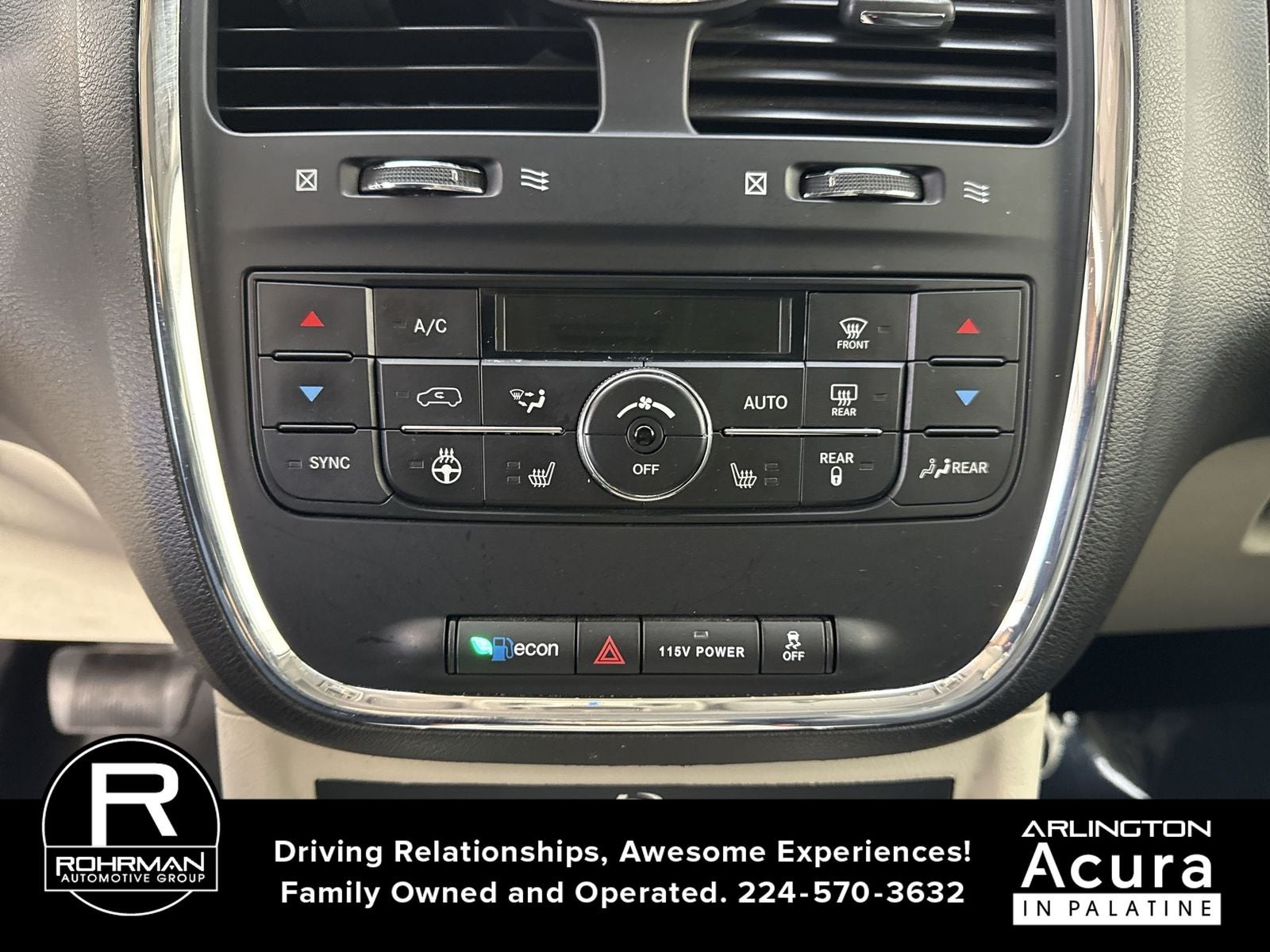 2015 Chrysler Town & Country Touring-L