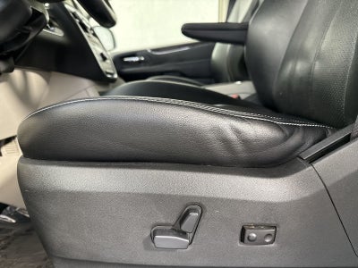 2015 Chrysler Town & Country Touring-L