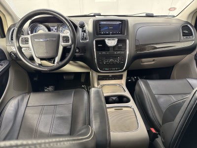 2015 Chrysler Town & Country Touring-L