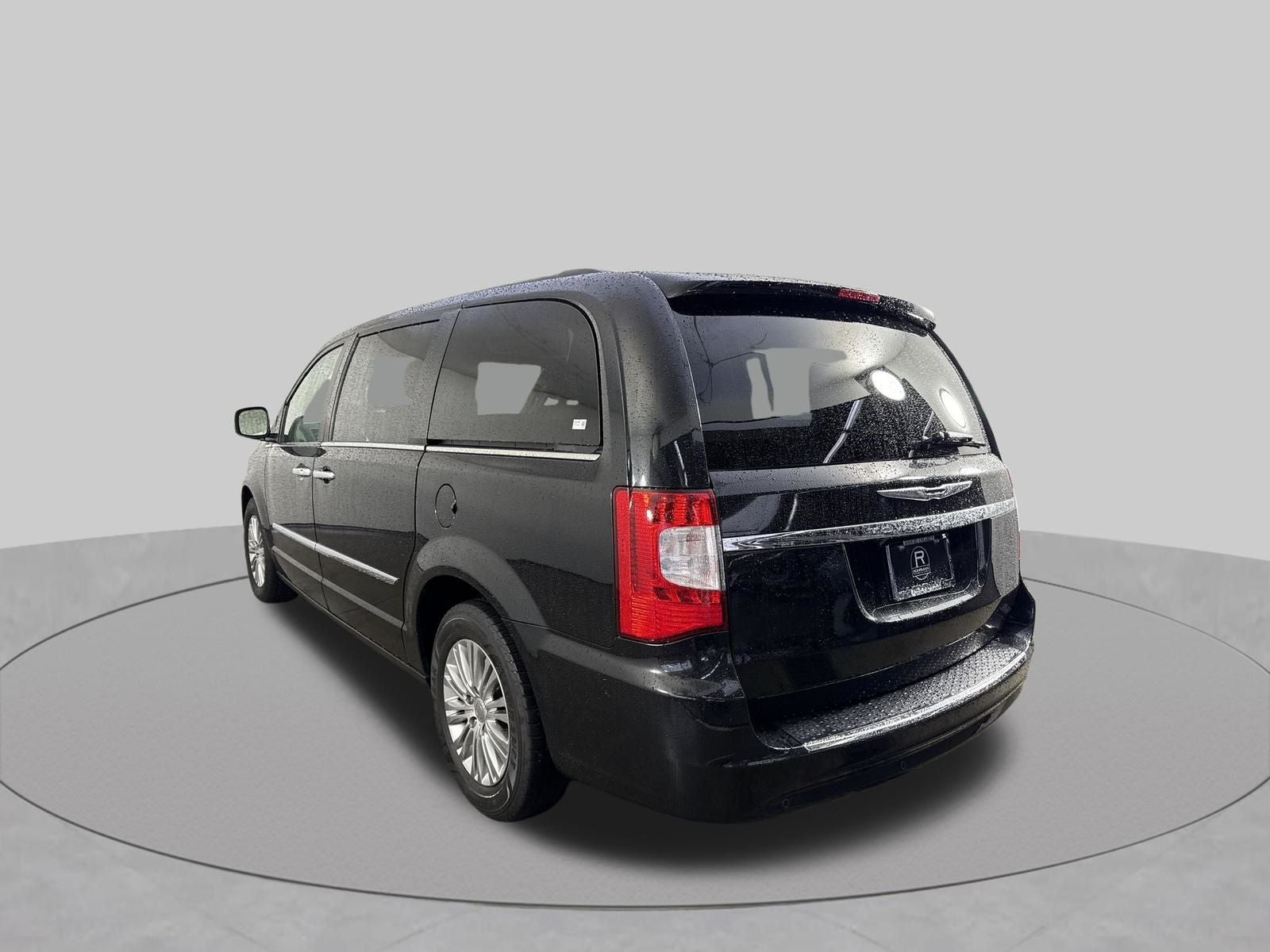 2015 Chrysler Town & Country Touring-L