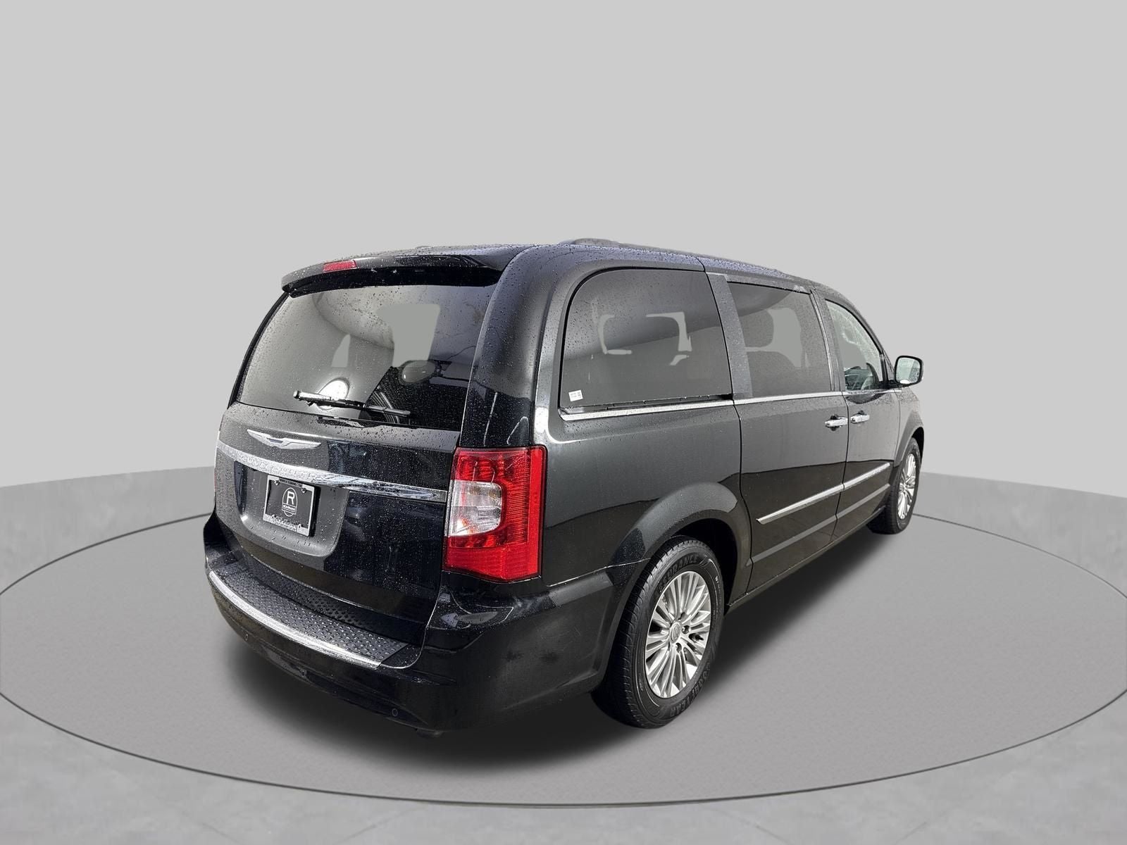 2015 Chrysler Town & Country Touring-L