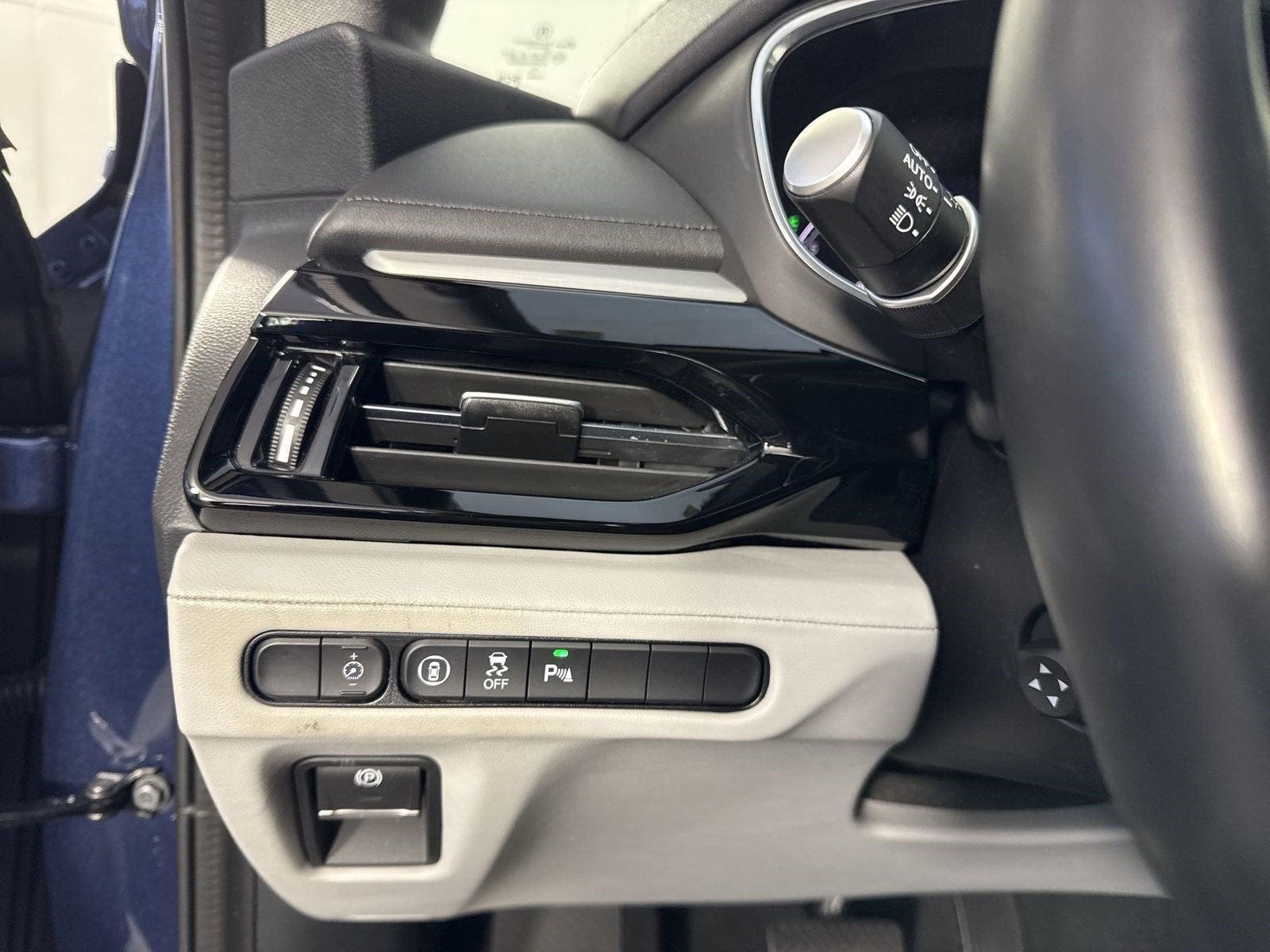 2025 Acura MDX SH-AWD TECH