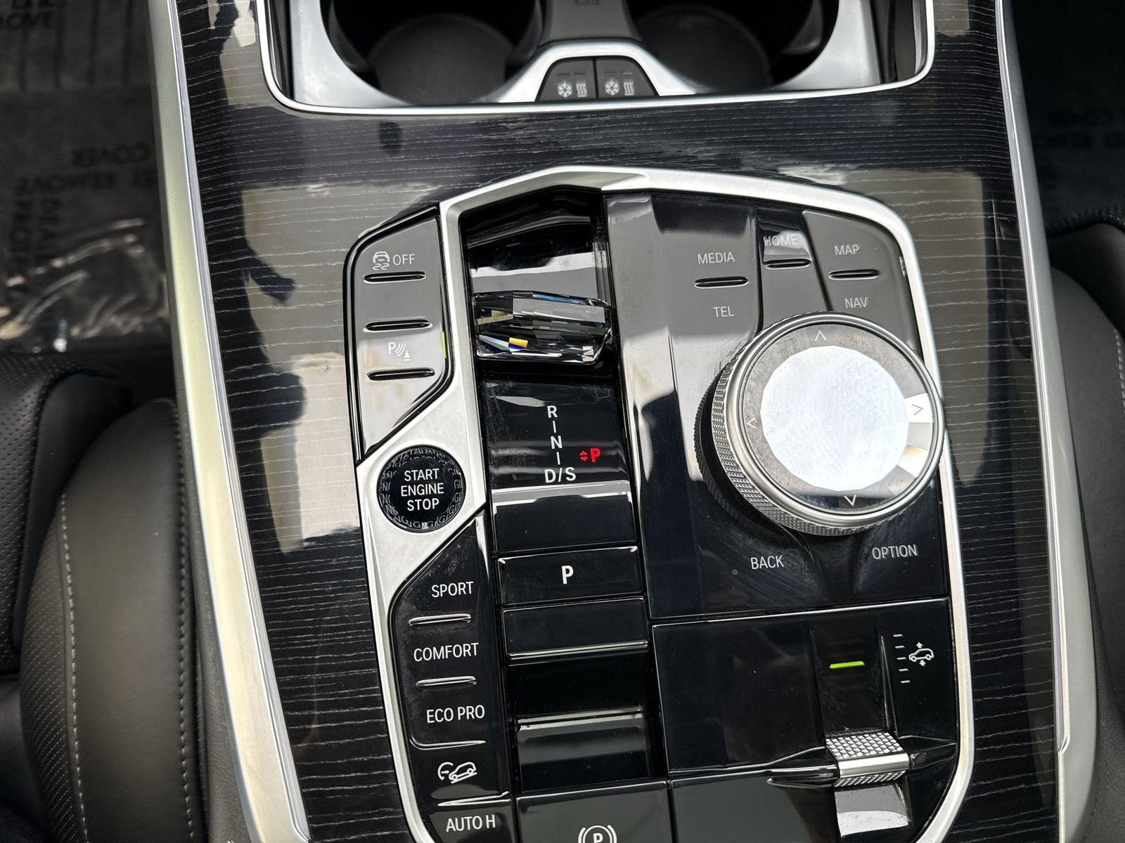 2025 BMW X7 M60i