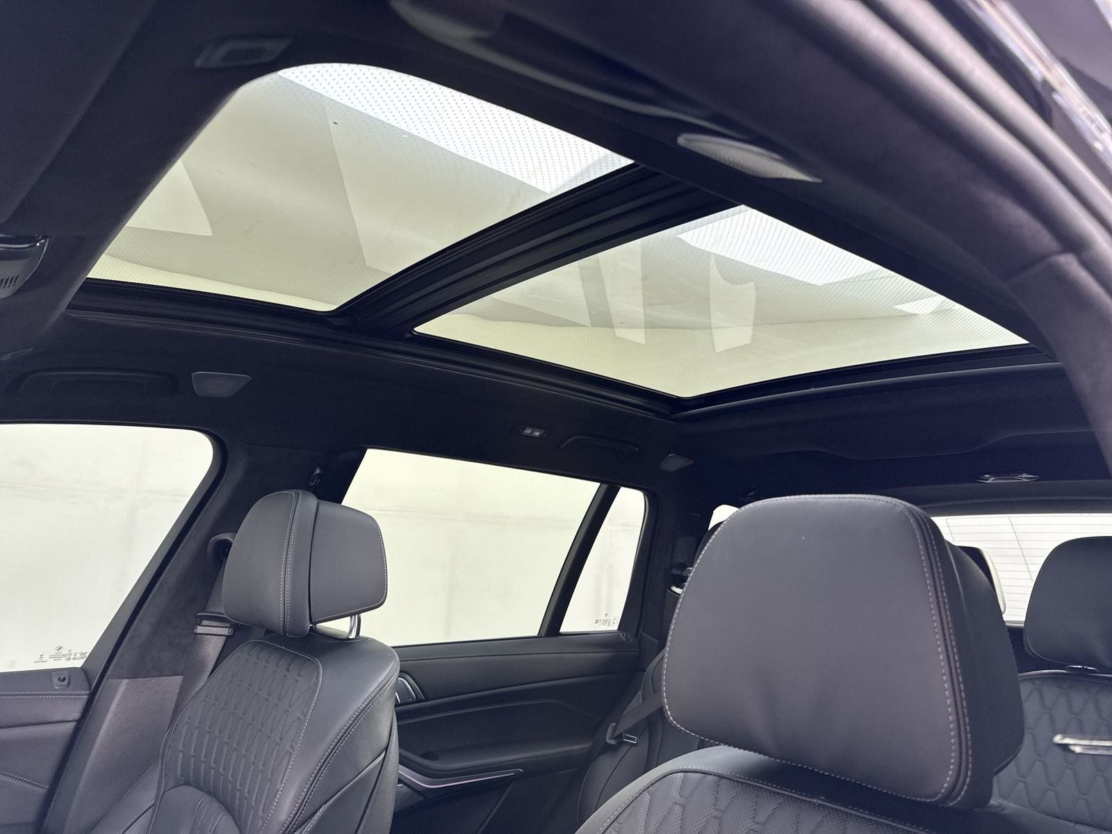2025 BMW X7 M60i