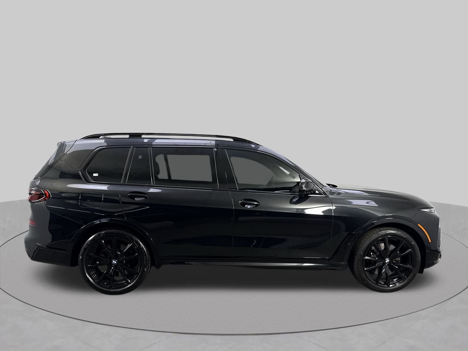 2025 BMW X7 M60i