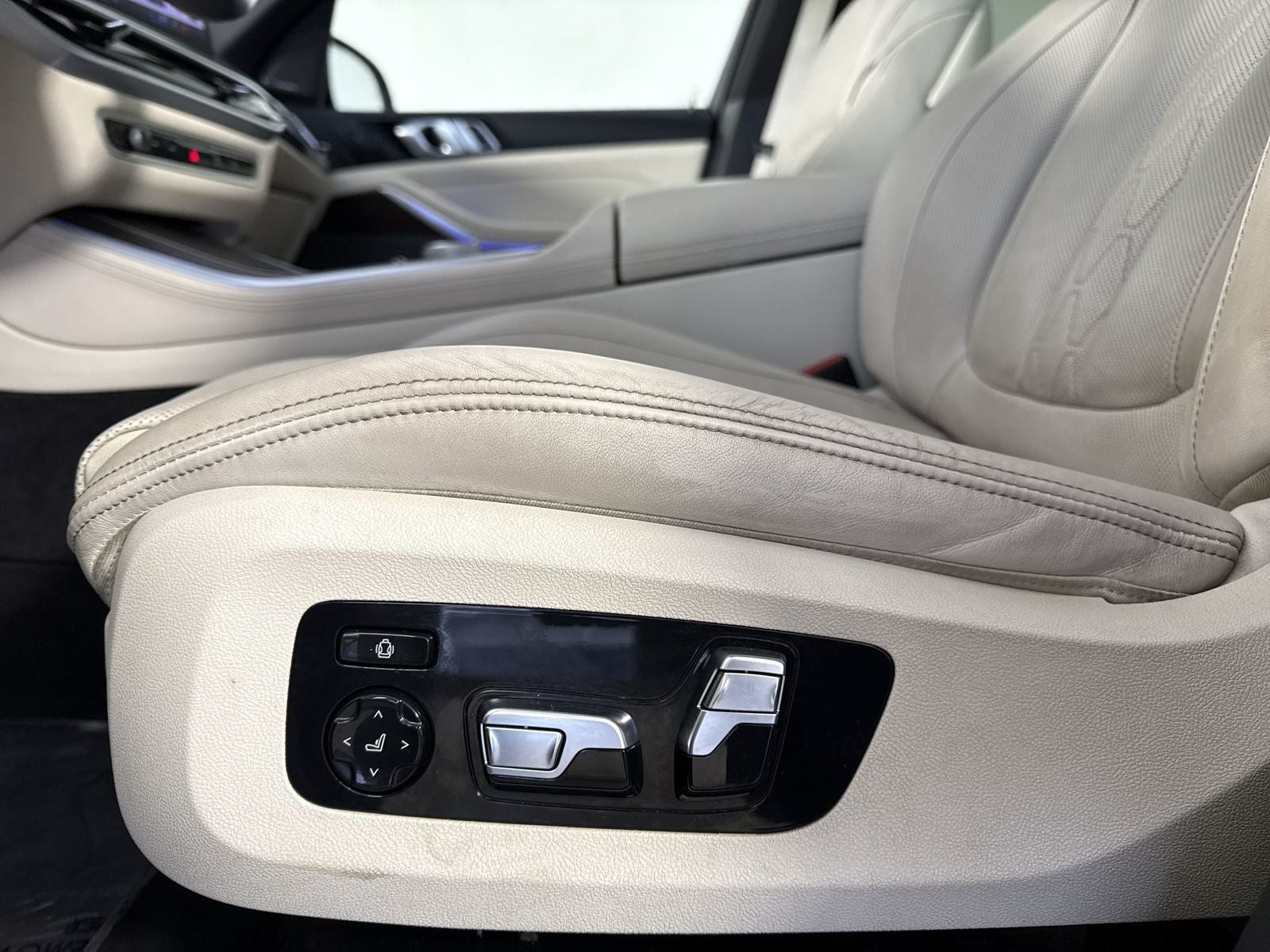 2024 BMW X5 M60i