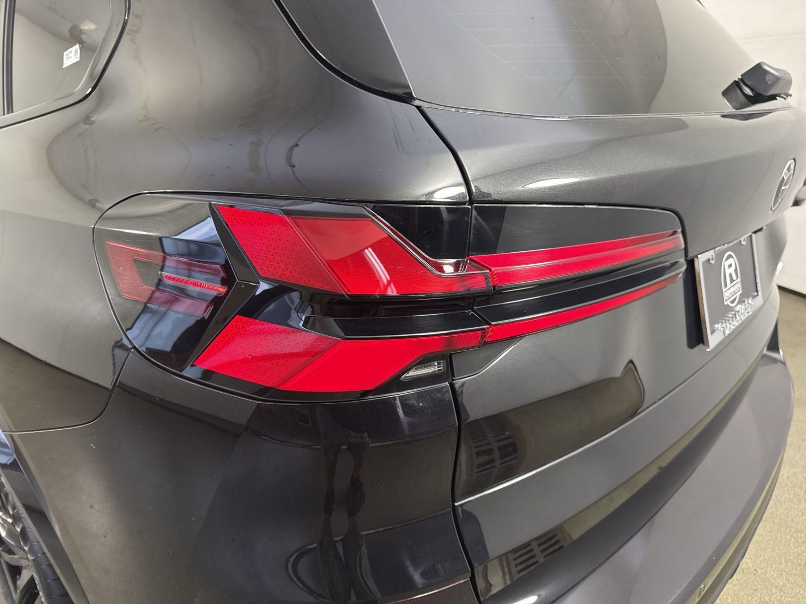 2024 BMW X5 M60i