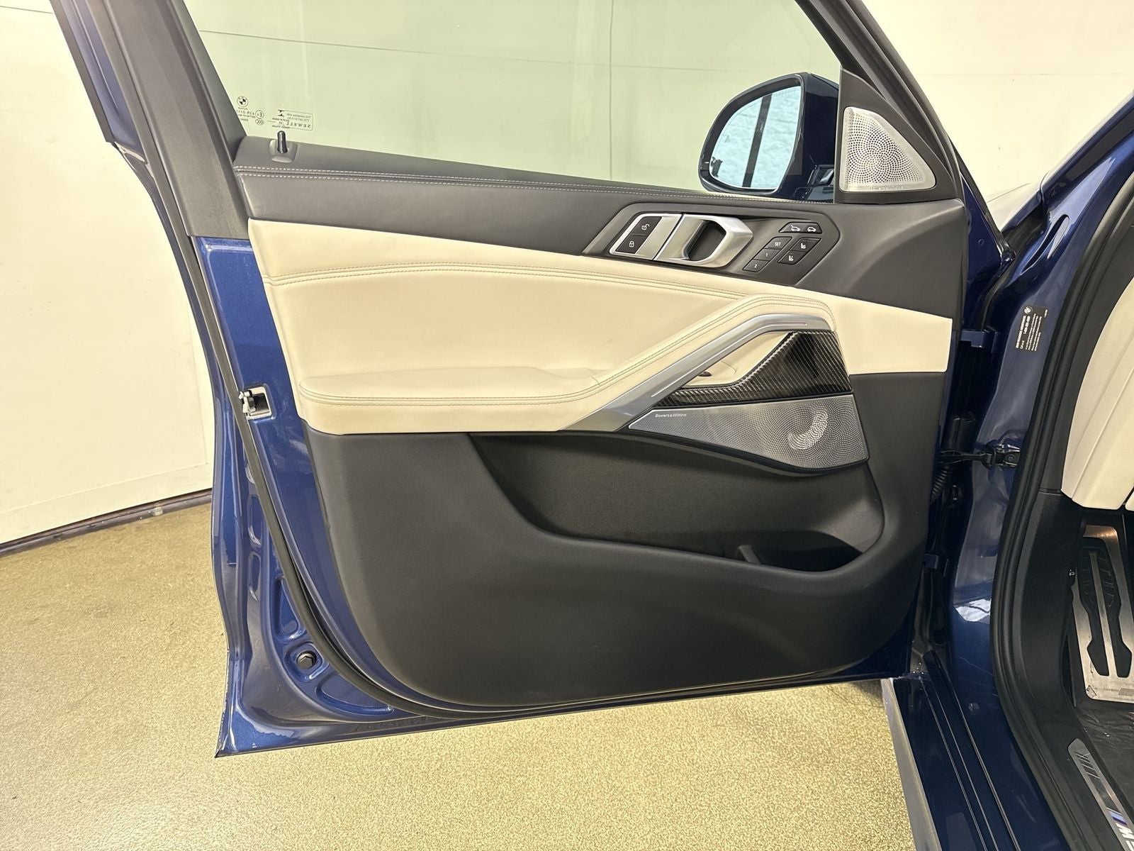 2023 BMW X6 M50i