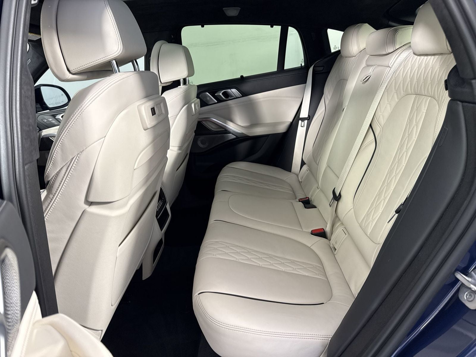 2023 BMW X6 M50i