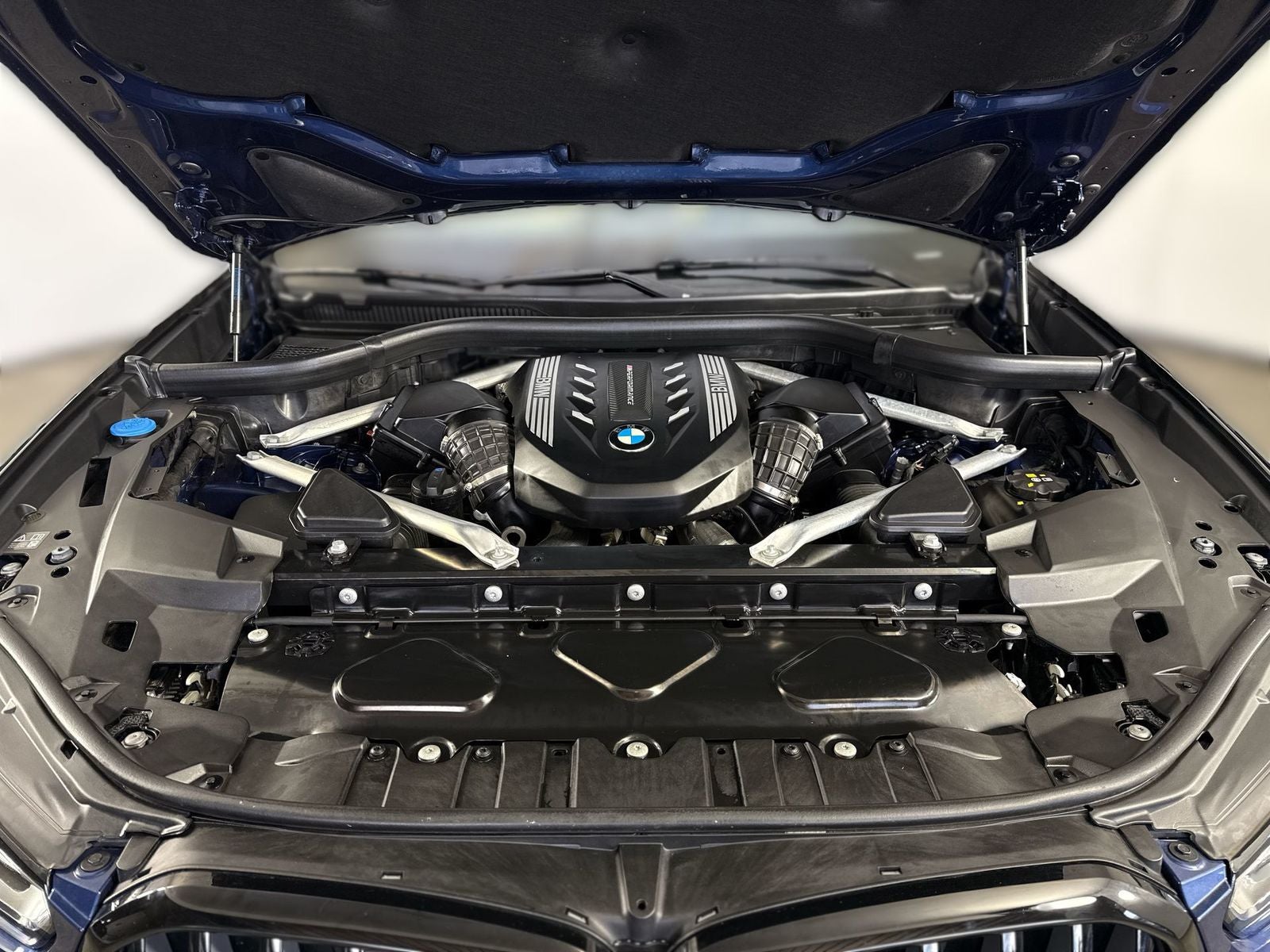 2023 BMW X6 M50i