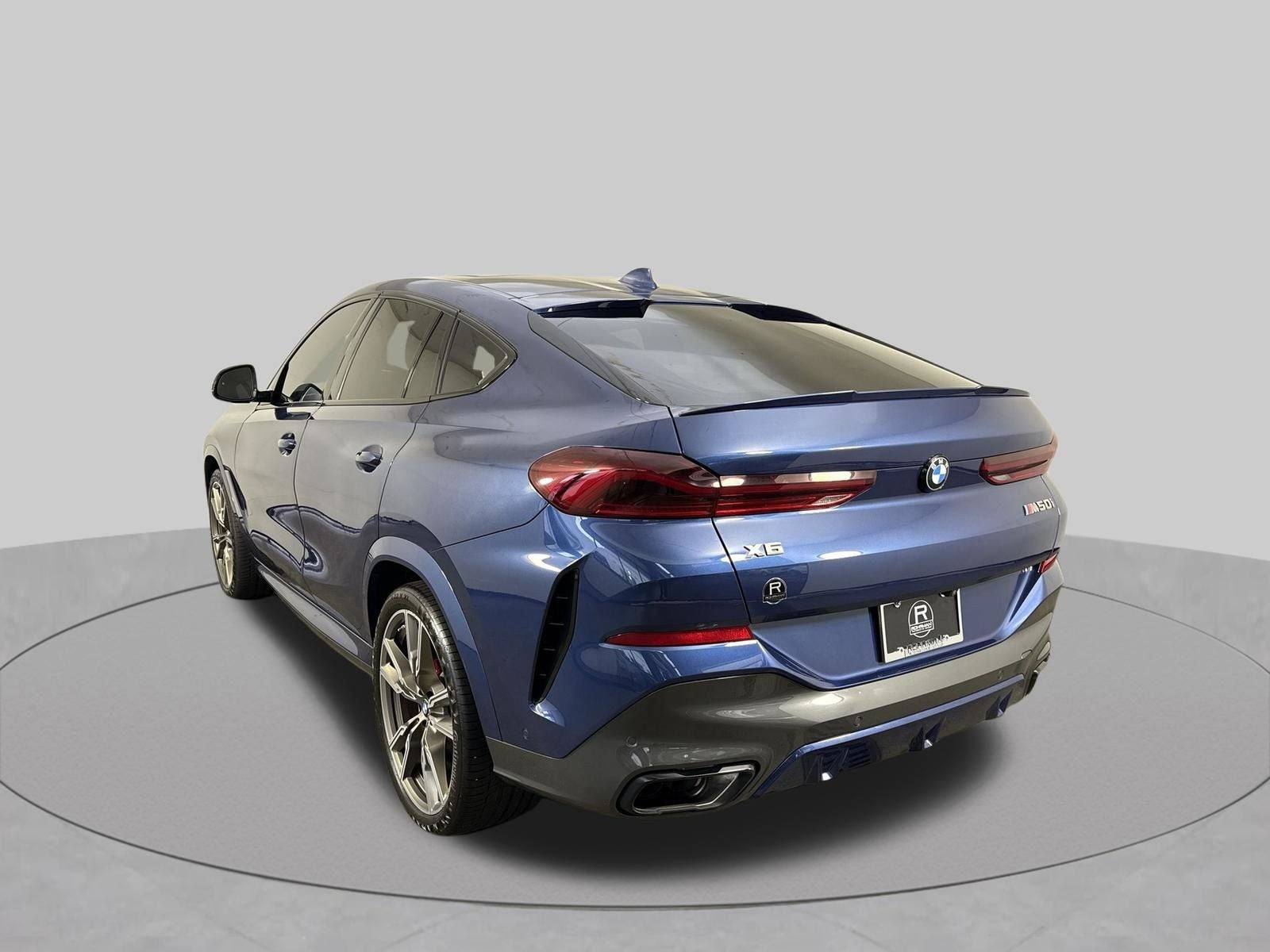 2023 BMW X6 M50i