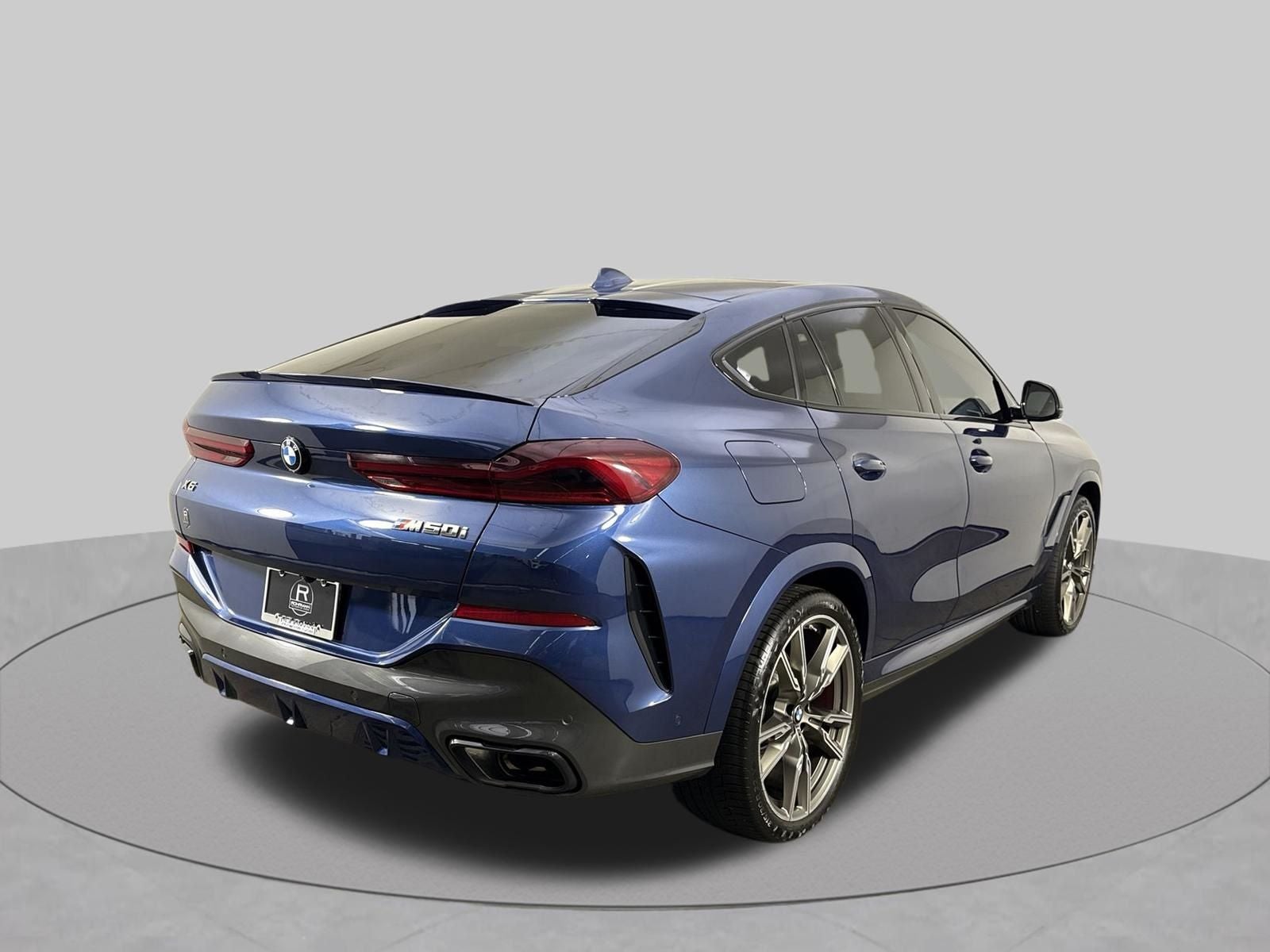 2023 BMW X6 M50i