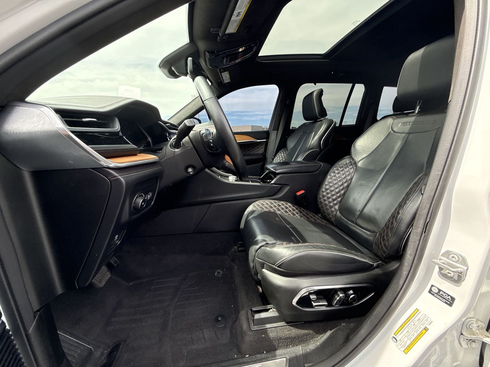 2022 Jeep Grand Cherokee Summit