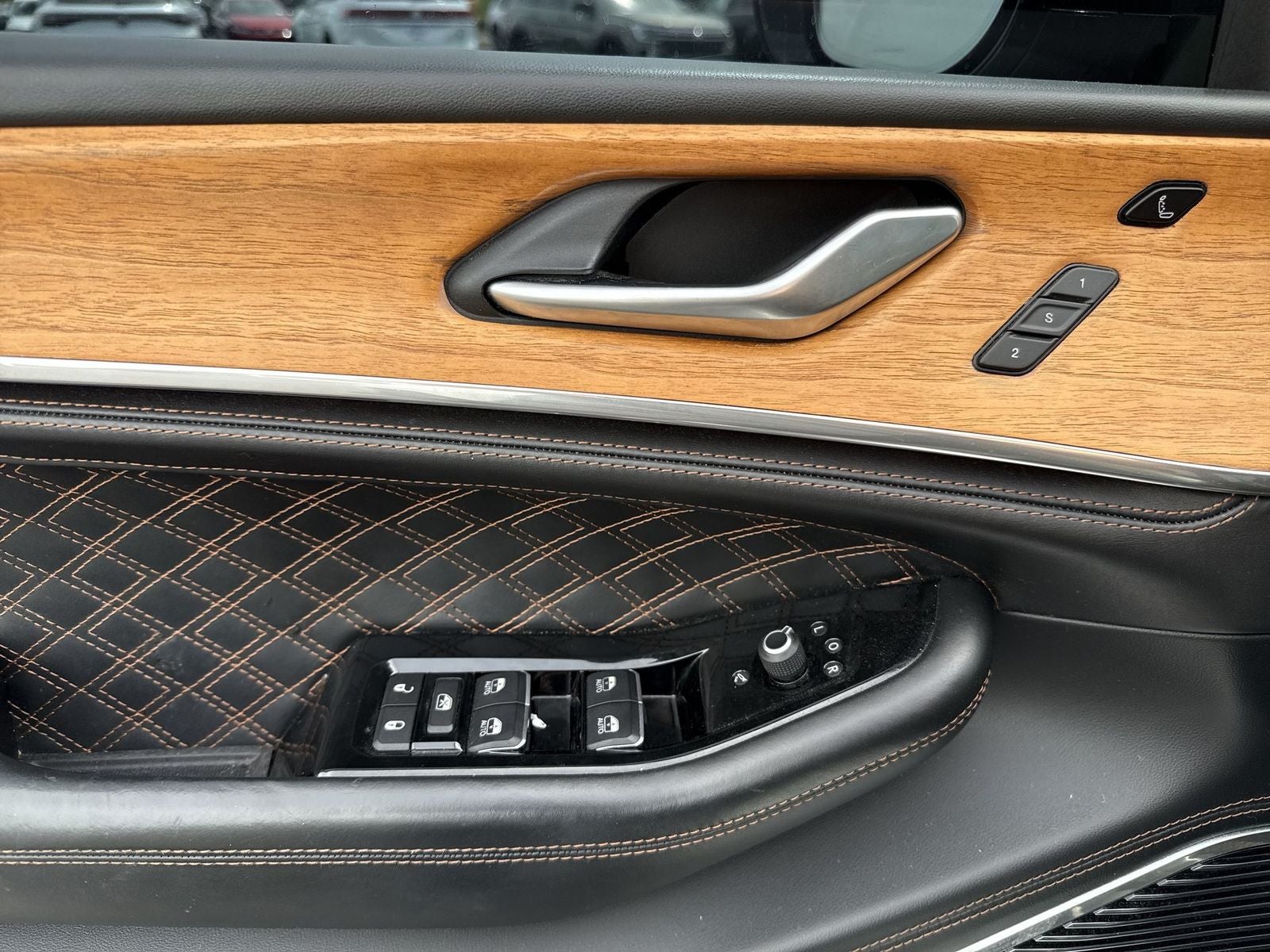 2022 Jeep Grand Cherokee Summit
