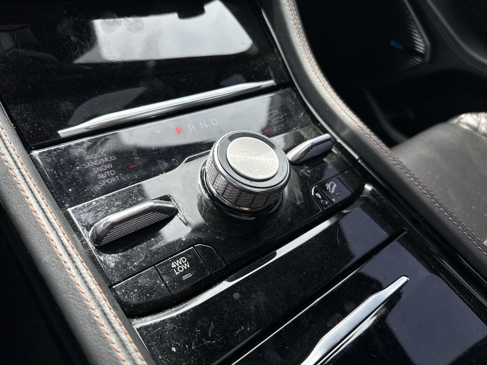 2022 Jeep Grand Cherokee Summit