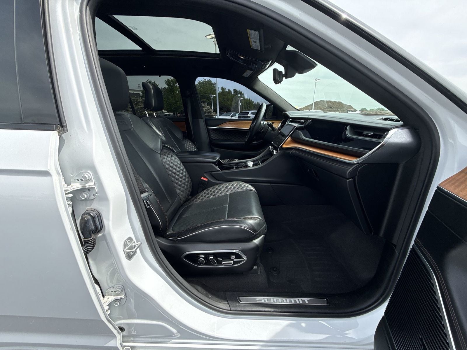 2022 Jeep Grand Cherokee Summit