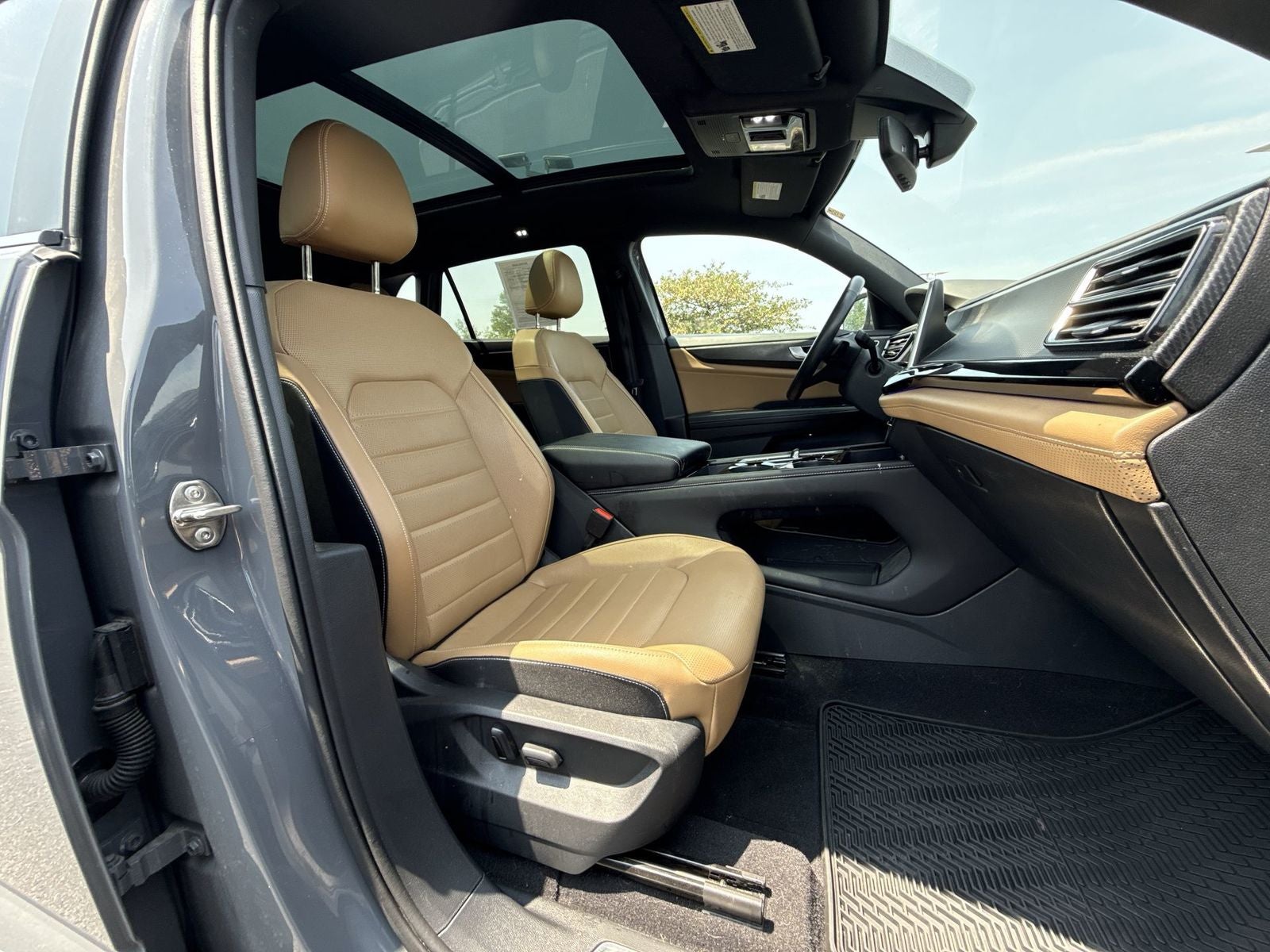 2024 Volkswagen Atlas Cross Sport 2.0T SEL R-Line