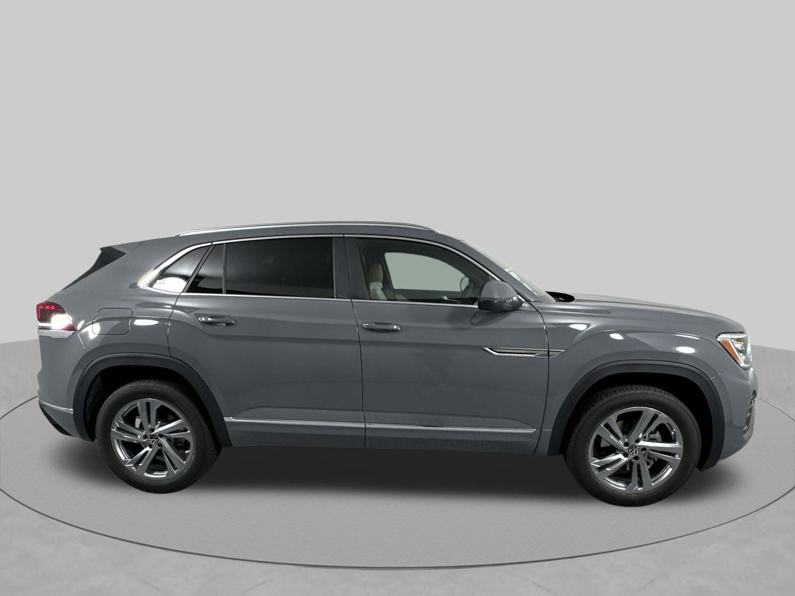 2024 Volkswagen Atlas Cross Sport 2.0T SEL R-Line
