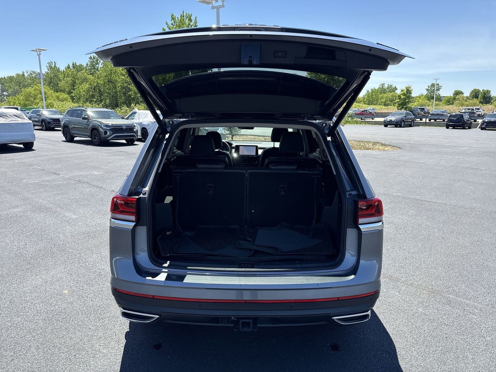 2024 Volkswagen Atlas 2.0T SE w/Technology