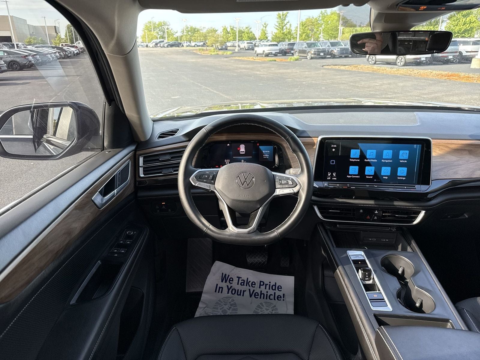 2025 Volkswagen Atlas 2.0T SE