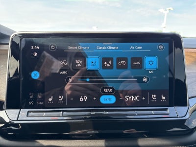2025 Volkswagen Atlas 2.0T SE