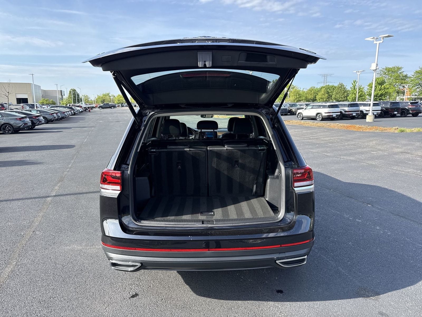 2025 Volkswagen Atlas 2.0T SE