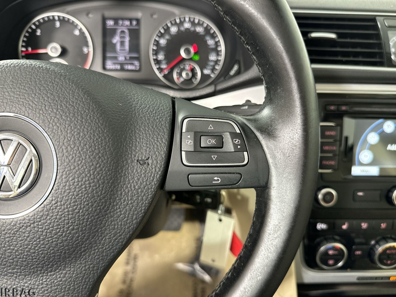 2012 Volkswagen Passat TDI SE w/Sunroof/Nav
