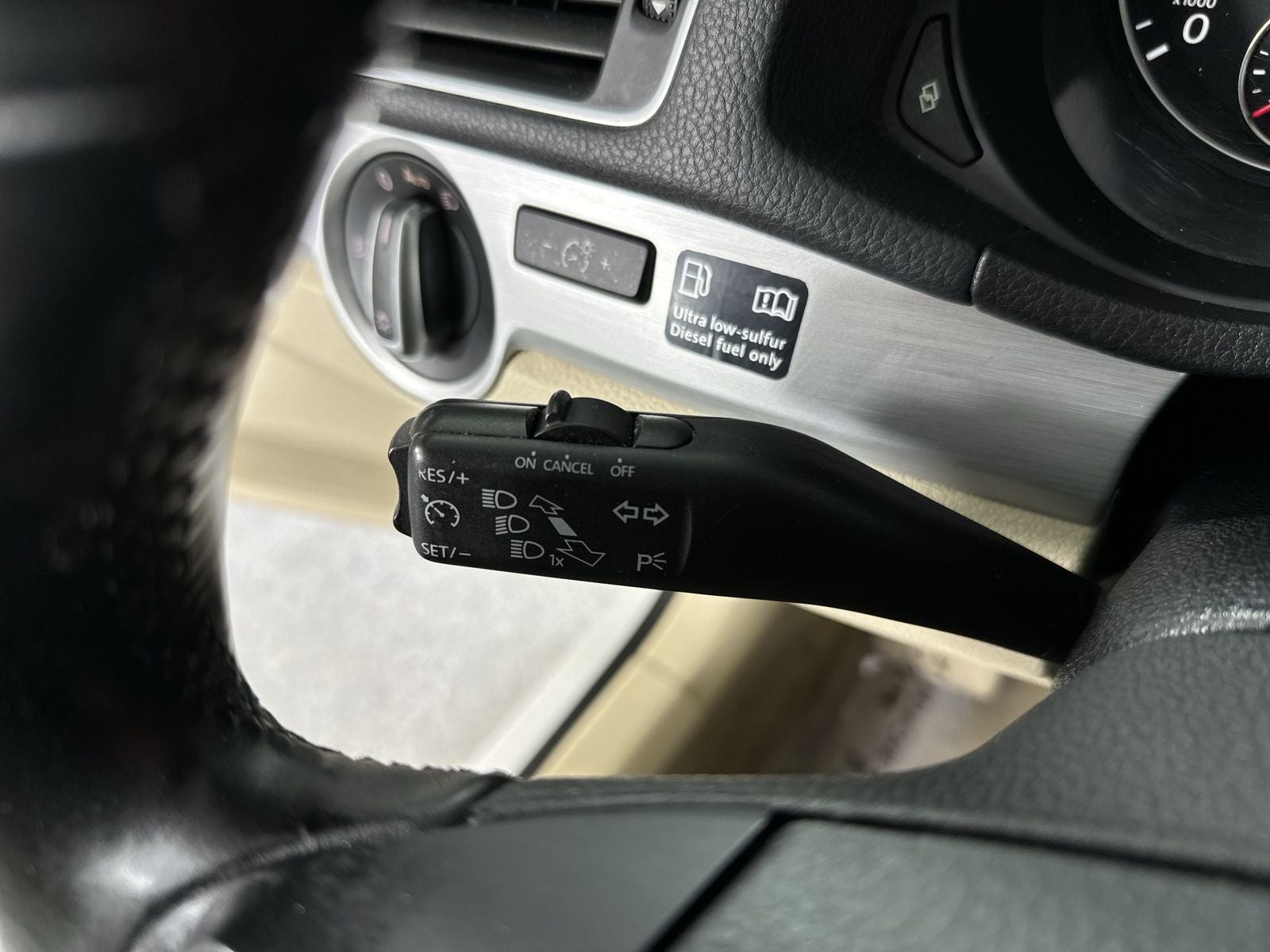 2012 Volkswagen Passat TDI SE w/Sunroof/Nav