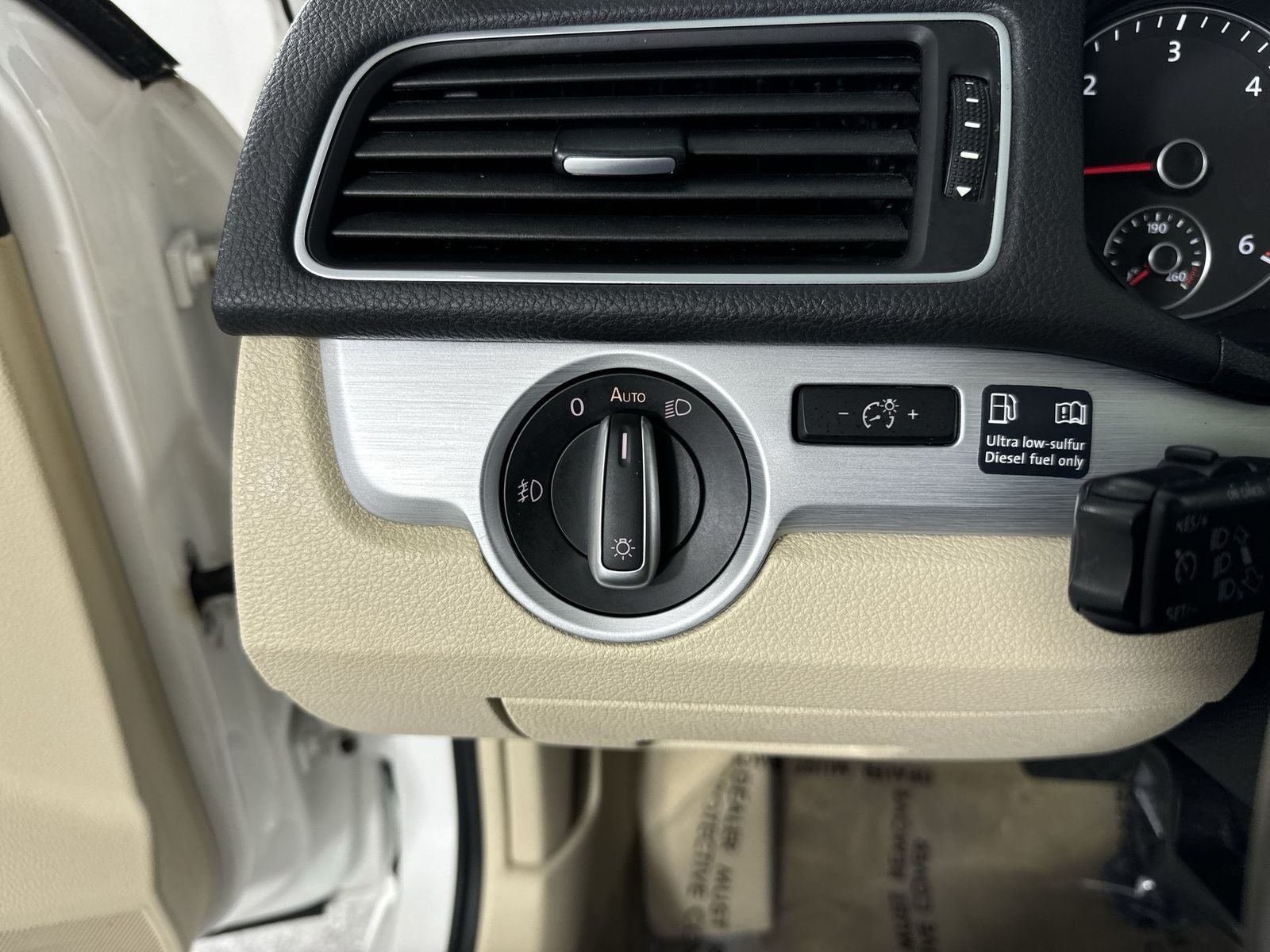 2012 Volkswagen Passat TDI SE w/Sunroof/Nav
