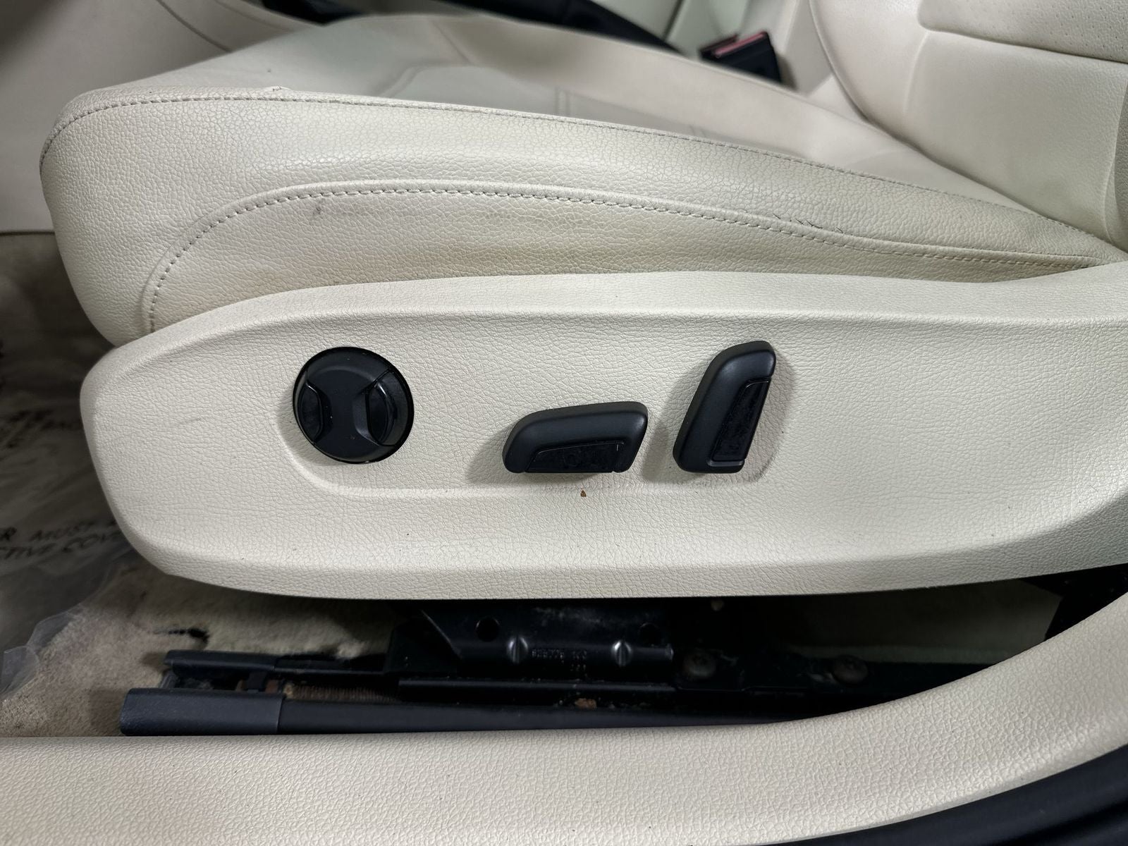 2012 Volkswagen Passat TDI SE w/Sunroof/Nav