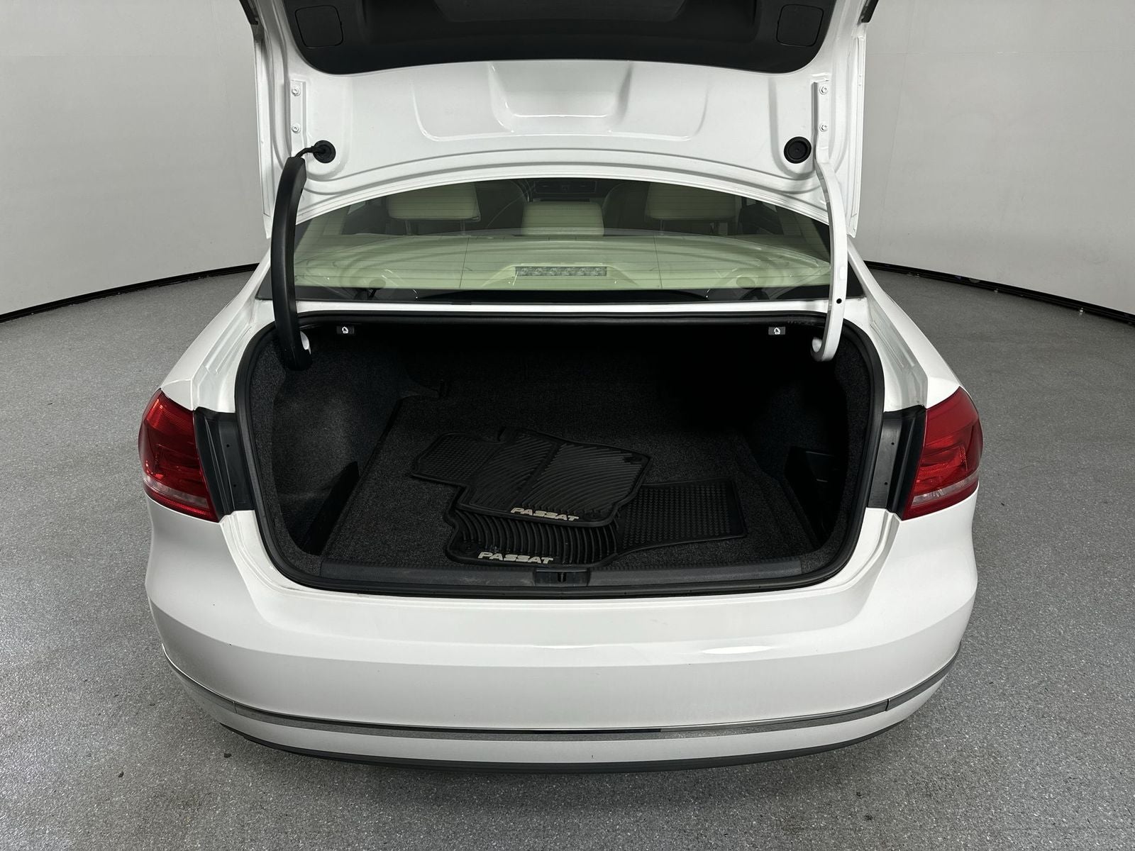 2012 Volkswagen Passat TDI SE w/Sunroof/Nav