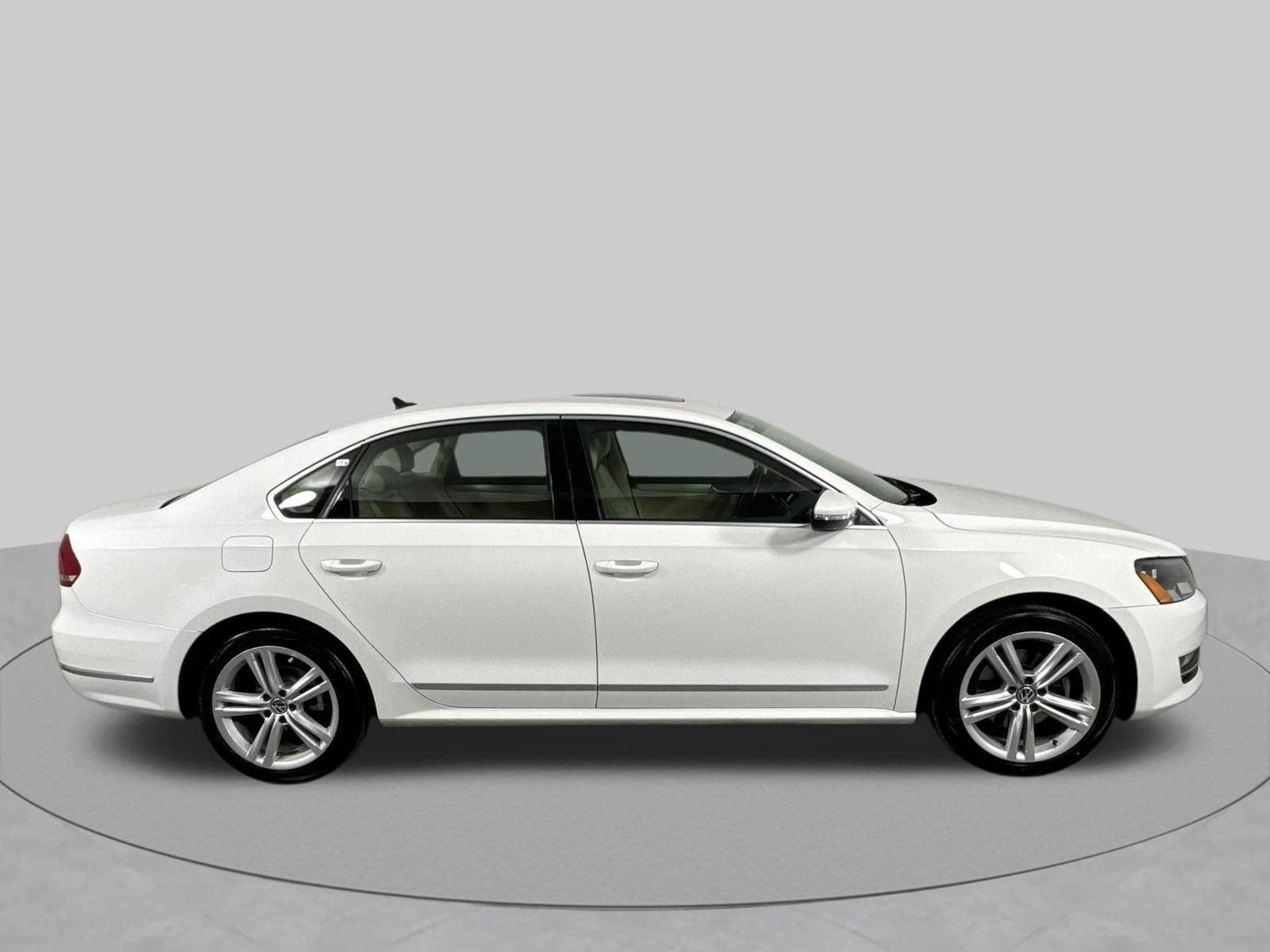 2012 Volkswagen Passat TDI SE w/Sunroof/Nav