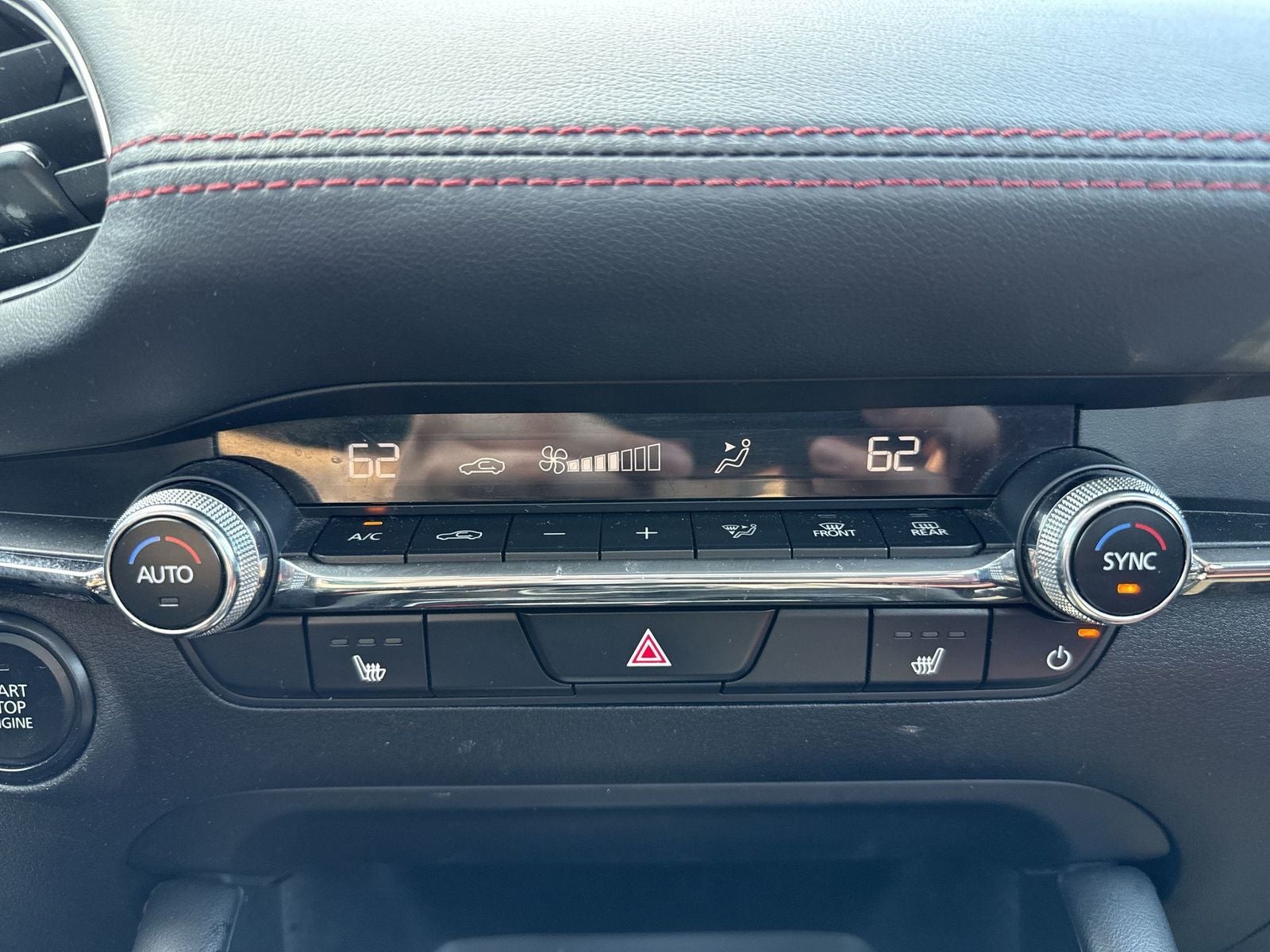 2024 Mazda Mazda3 2.5 S Carbon Edition Base