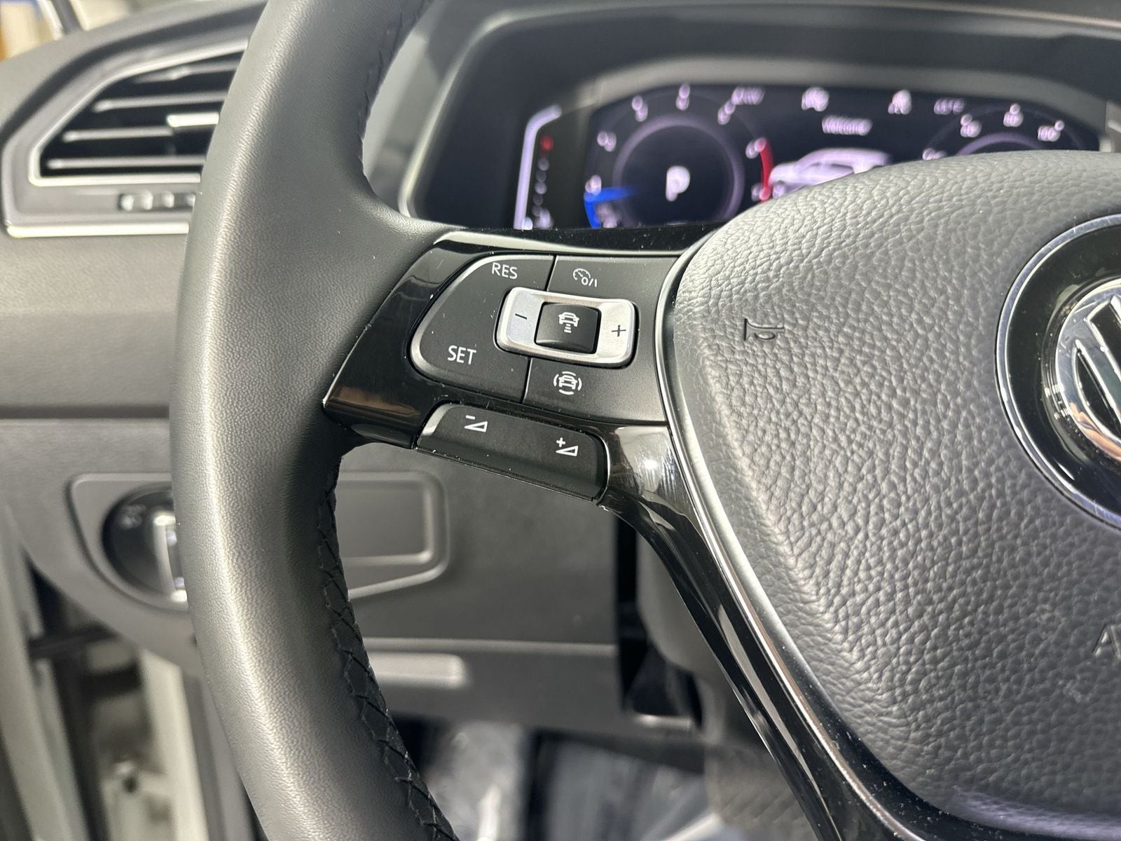 2020 Volkswagen Tiguan 2.0T SEL 4Motion