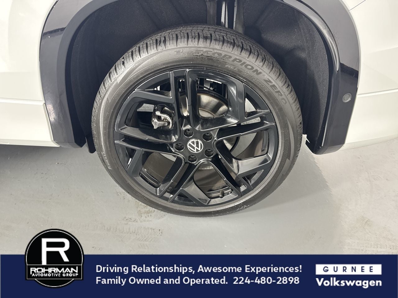 2026 Volkswagen Tiguan 2.0T SE R-Line Black