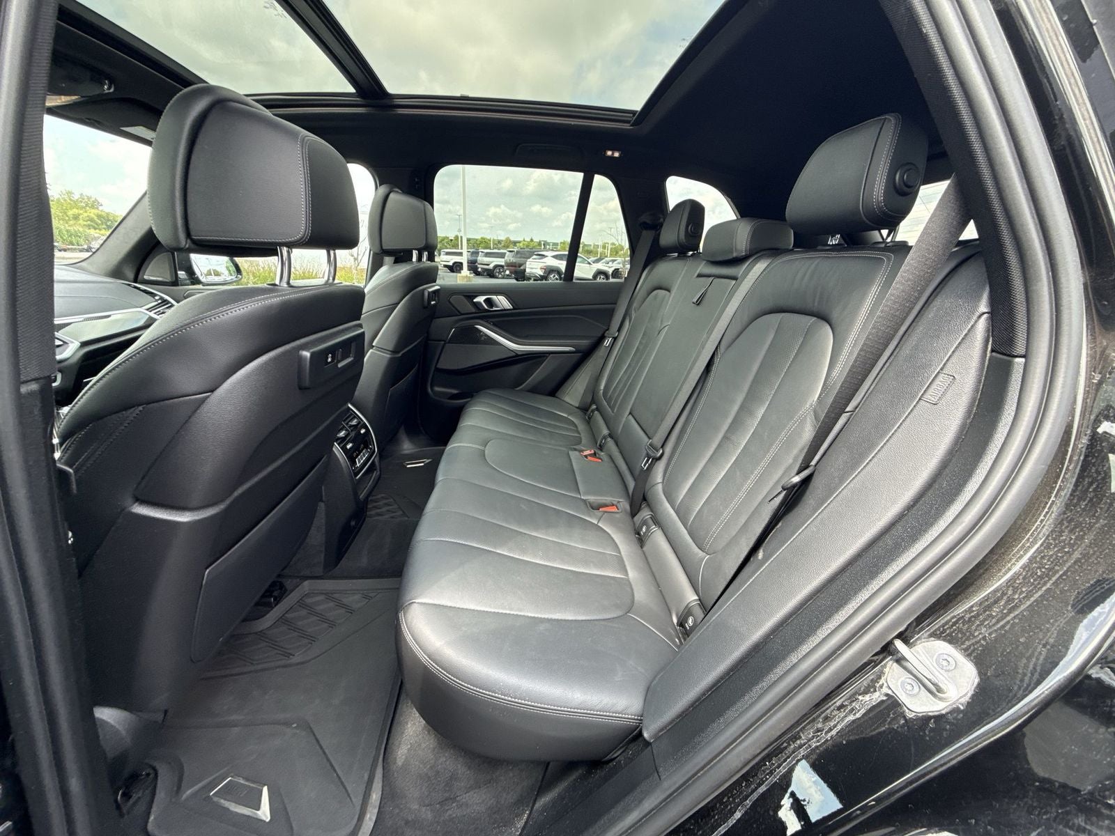 2022 BMW X5 M50i