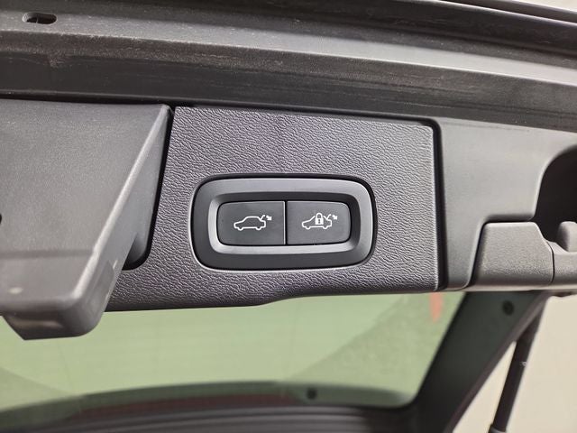 2025 Volvo XC60 B5 Core