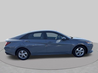 2023 Hyundai Elantra SE