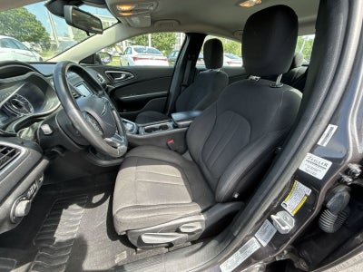 2017 Chrysler 200 LX