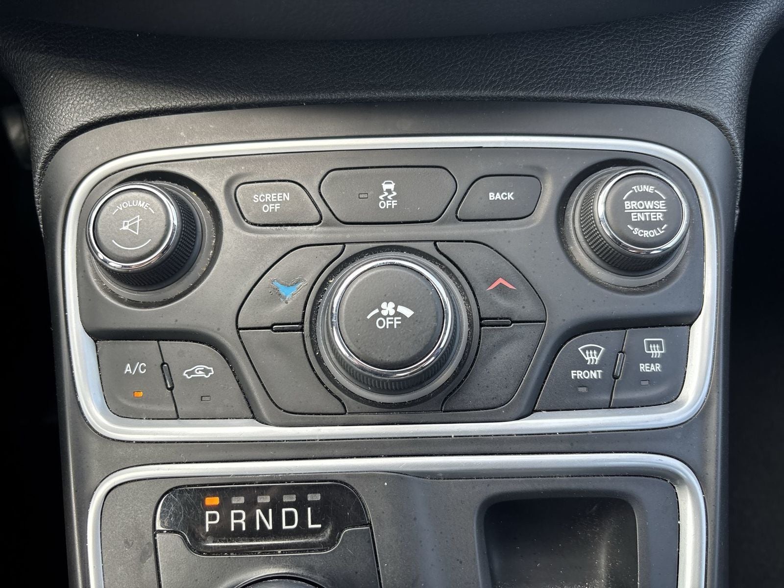 2017 Chrysler 200 LX