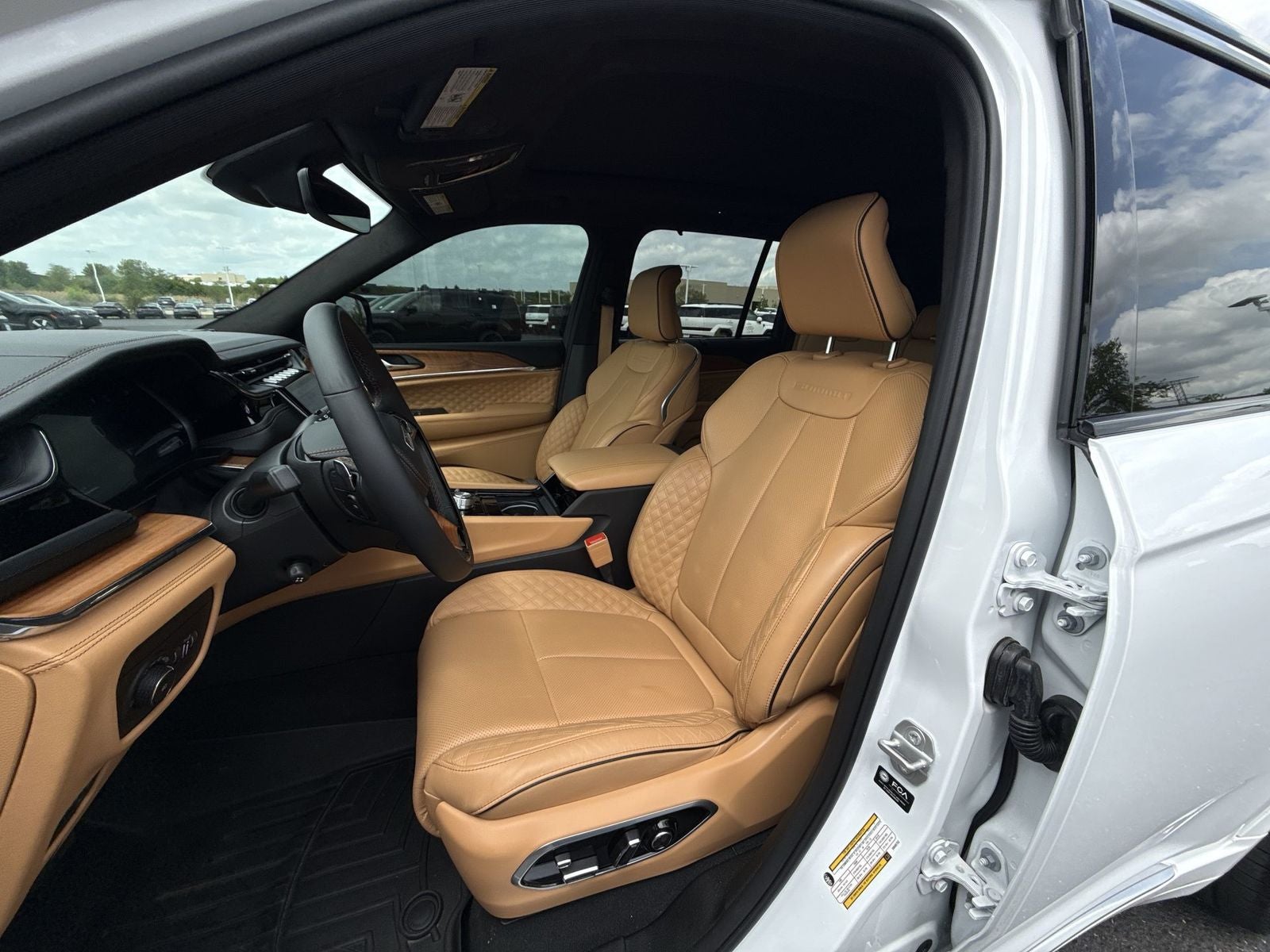 2025 Jeep Grand Cherokee Summit Reserve Reserve