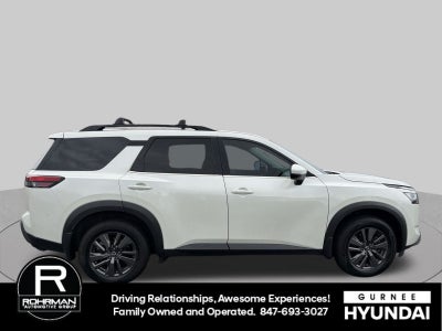 2022 Nissan Pathfinder SV