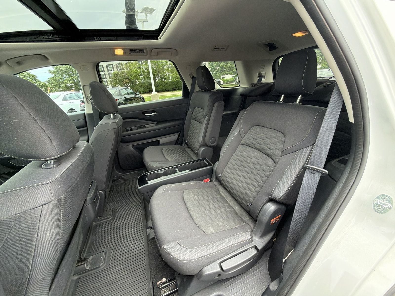 2022 Nissan Pathfinder SV