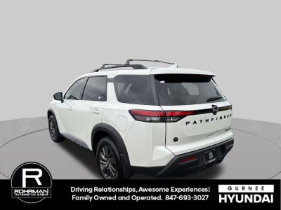 2022 Nissan Pathfinder SV