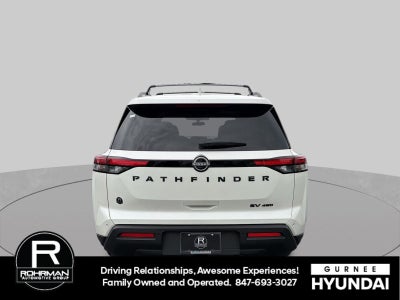 2022 Nissan Pathfinder SV