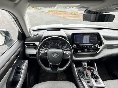 2022 Toyota Highlander Platinum