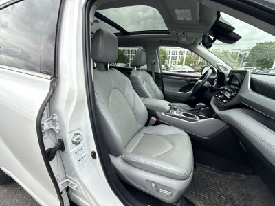 2022 Toyota Highlander Platinum