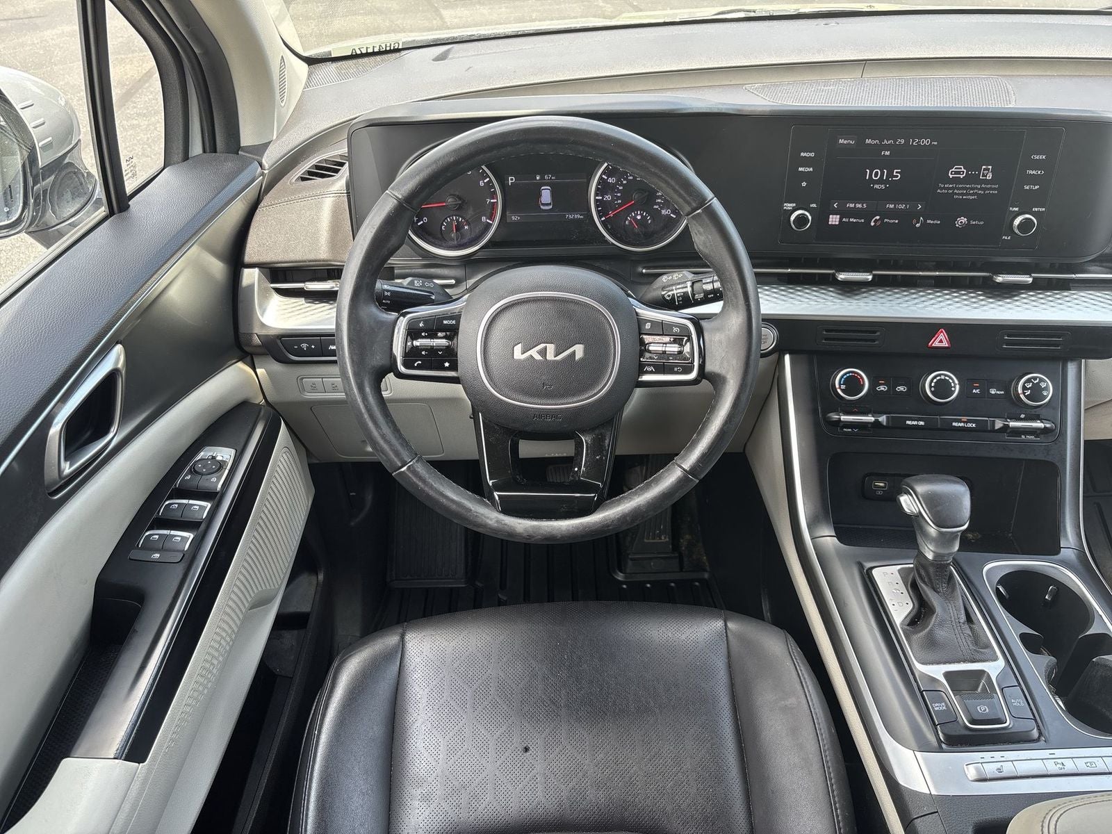 2023 Kia Carnival LX Seat Package